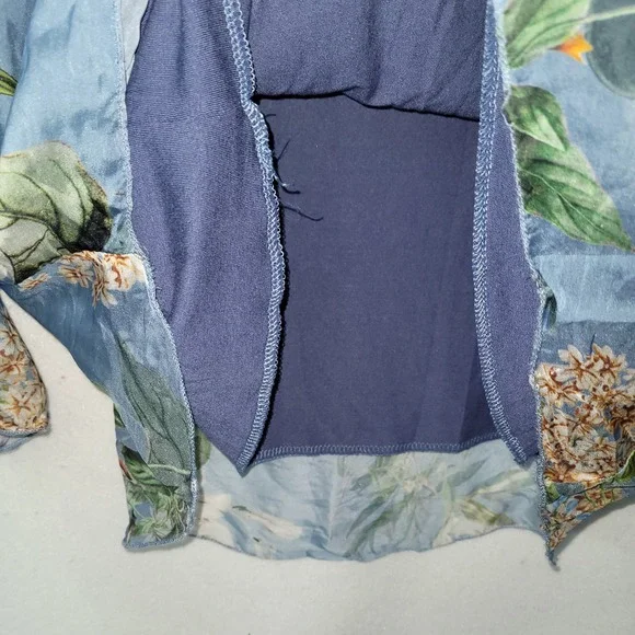 LE MARAIS PARIS Silk Floral Bell Sleeve Blouse Top Made in Italy Size S Lined - Picture 4 of 11